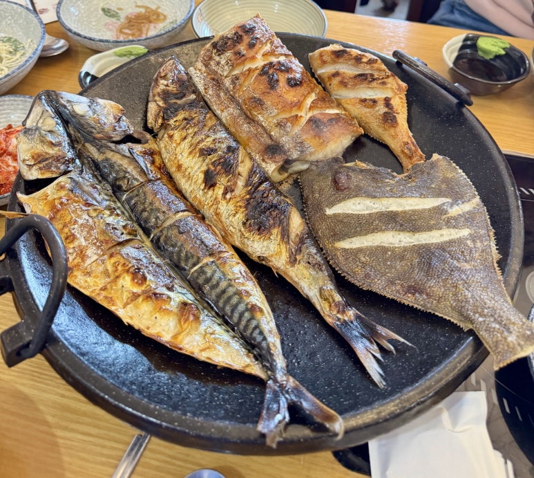 굴뚝능이버섯백숙 이미지
