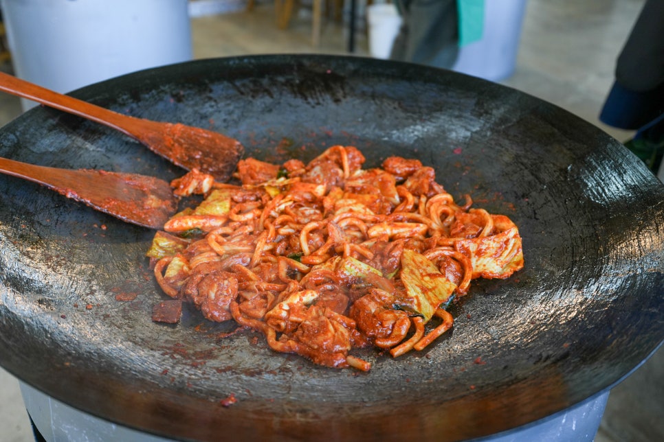 가평 솥뚜껑만난닭 솔직 후기 - 하늘숲빌리지 글램핑 가기 전 들른 최고의 닭갈비 맛집 이미지 14