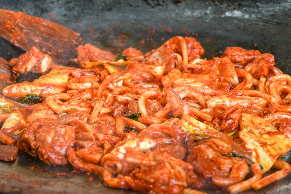 가평 솥뚜껑만난닭 솔직 후기 - 하늘숲빌리지 글램핑 가기 전 들른 최고의 닭갈비 맛집 이미지 15