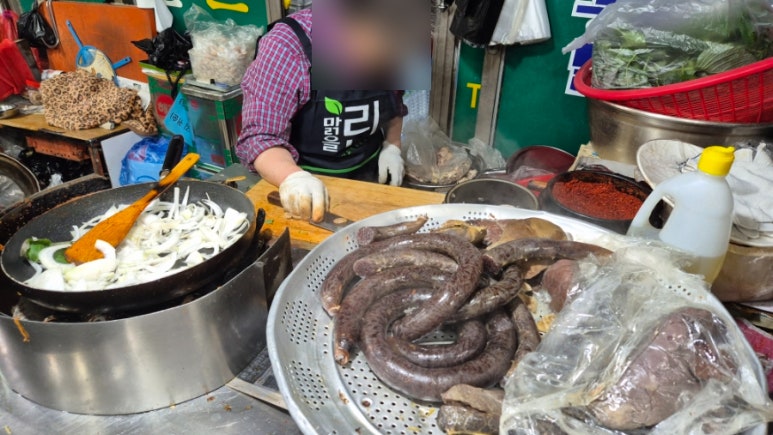 씨암닭집 이미지