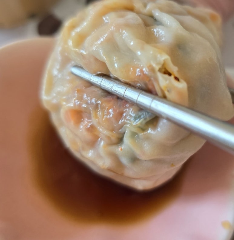 거대한맛기똥찬손만두 이미지