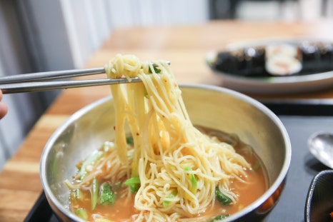 명품국수 이미지
