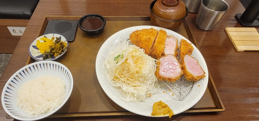 크레이지카츠현대백화점 이미지