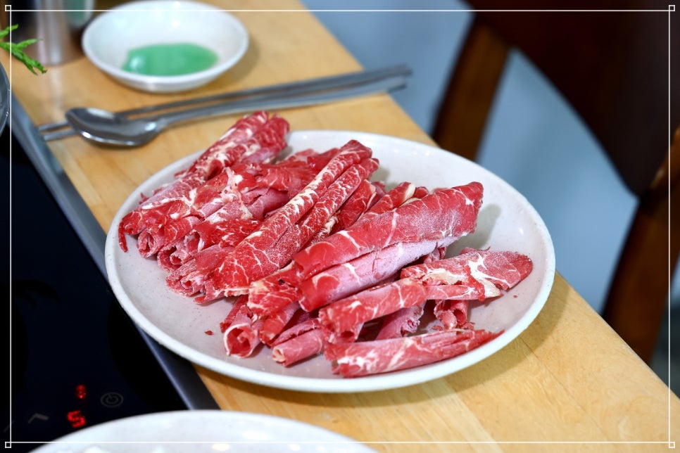 샤브손칼국수 이미지