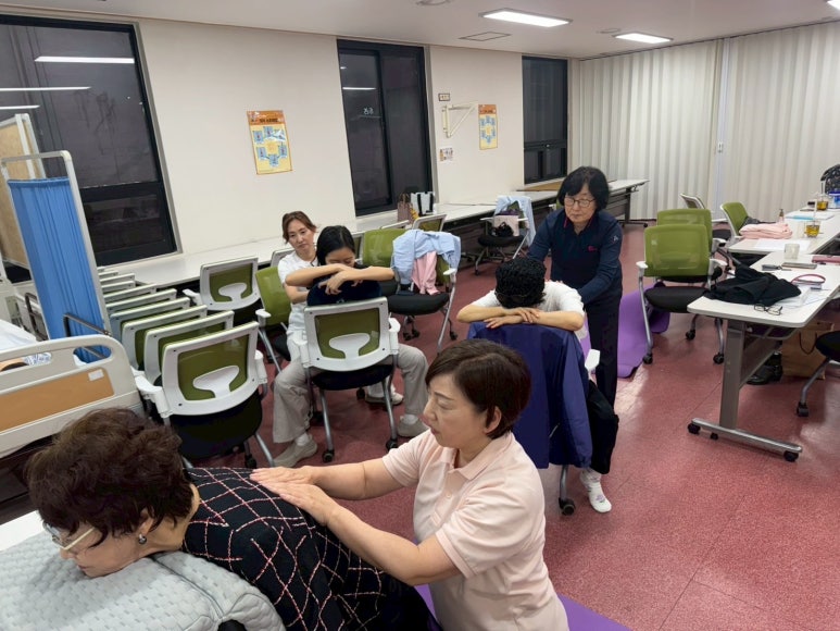 그린리버요양보호사교육원 이미지