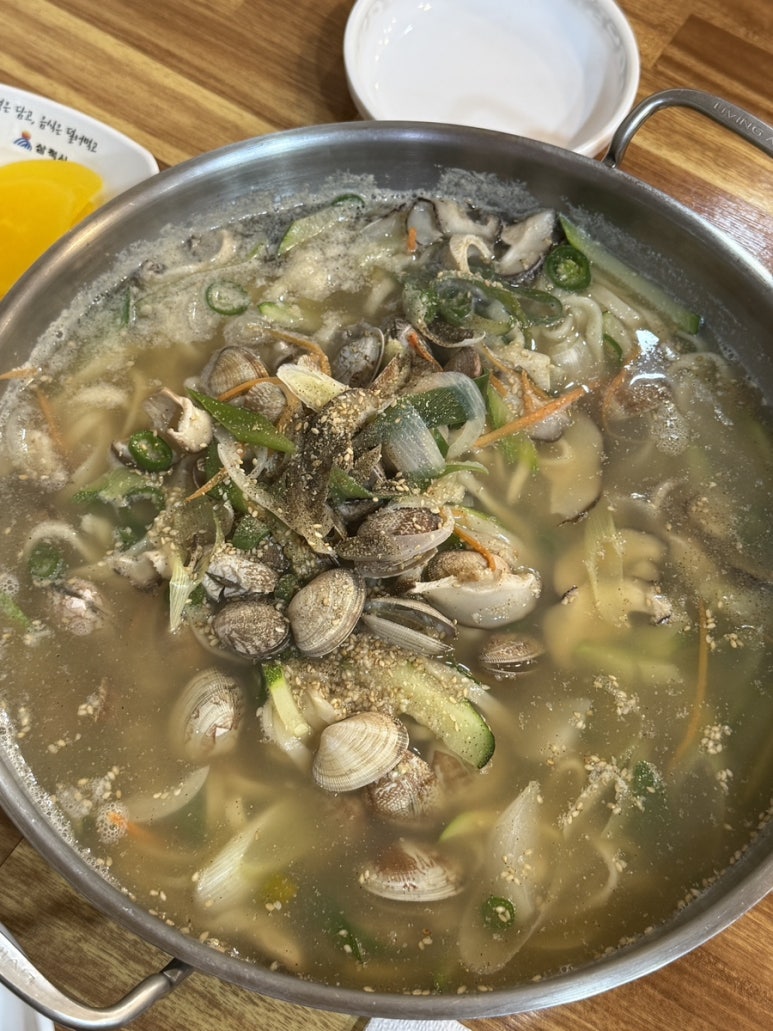 이층칼국수 이미지