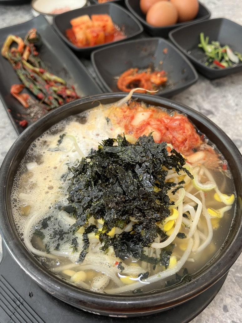 콩나물국밥 이미지