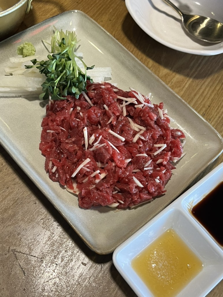 육회by유신 이미지