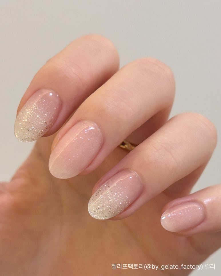 루아즈네일(rouage nail) 이미지