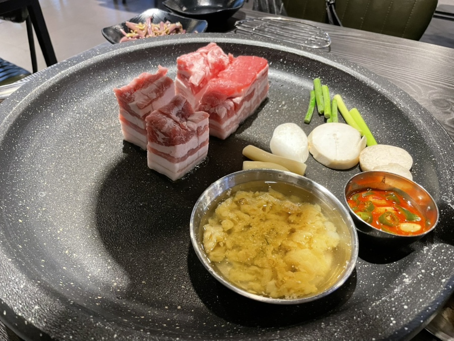 진영 고기짱 이미지