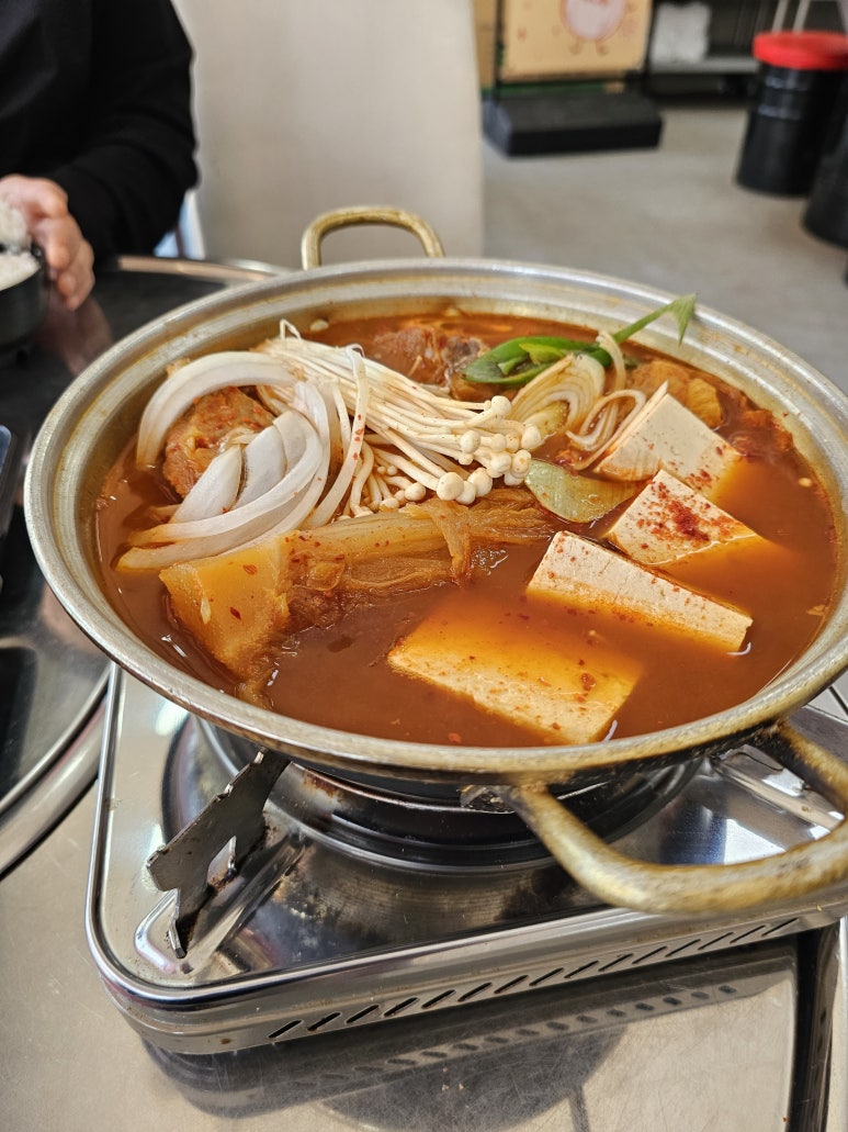 자작나무김치찜 이미지