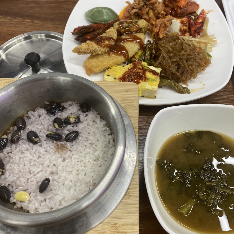 윤가네한식부페 이미지