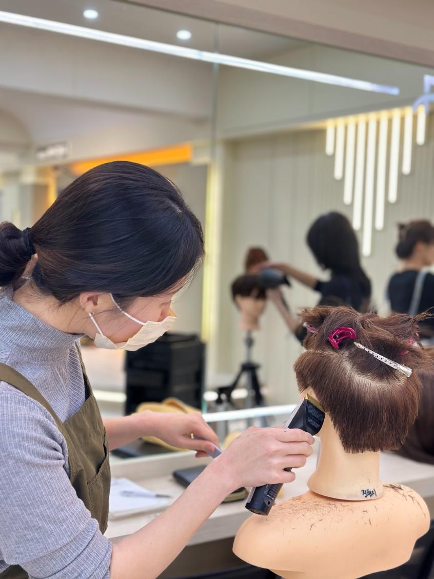 퍼스트헤어아카데미뷰티학원 이미지