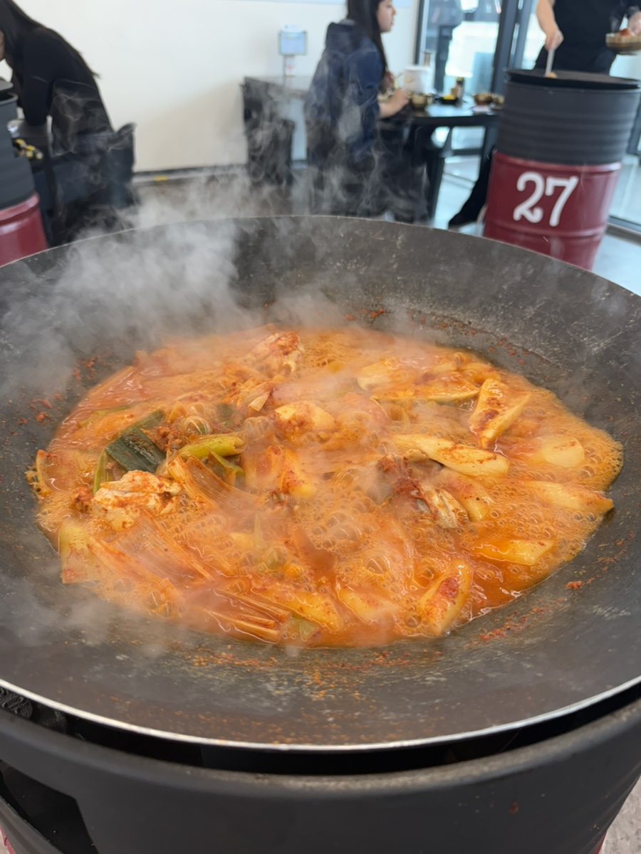 꽃게품은닭 이미지
