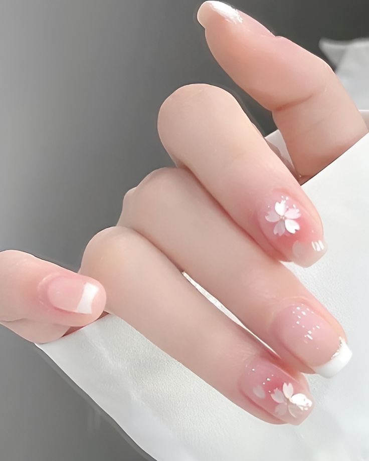 벚꽃네일 이미지