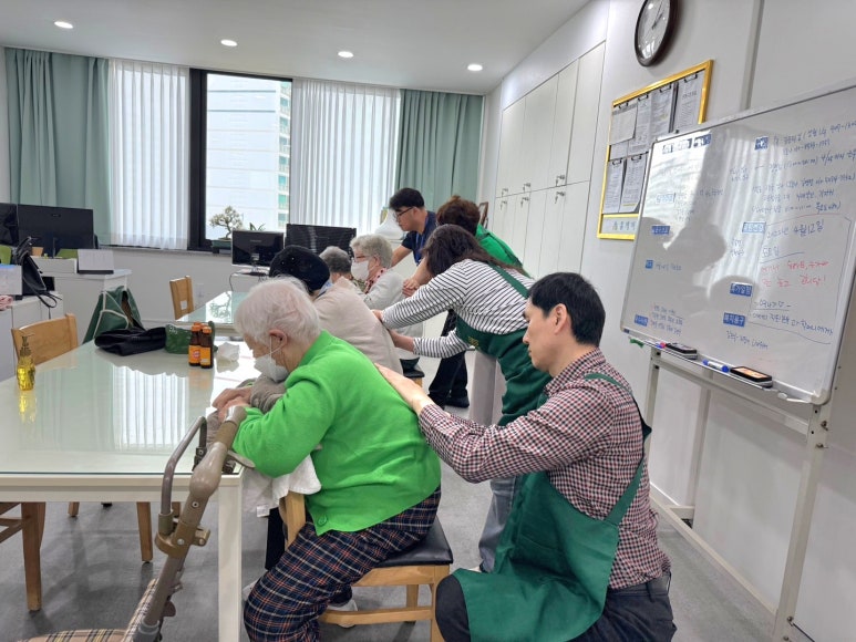 그린리버요양보호사교육원 이미지