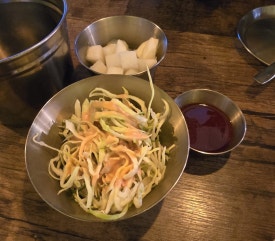 윤사부치킨 이미지