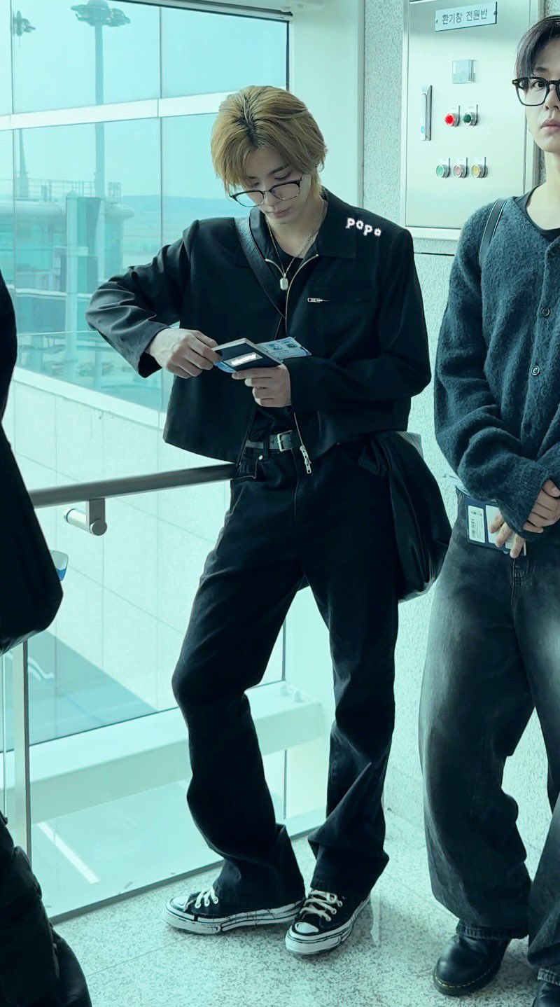 이한 이미지