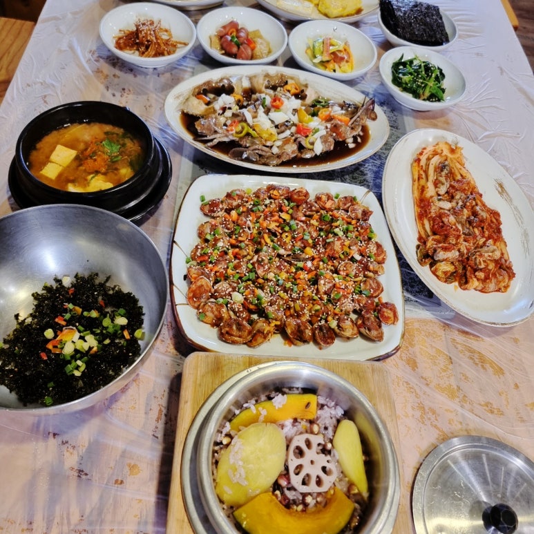 가마솥김치전골 이미지