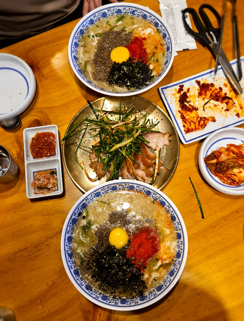1984그수육집칼국수전주 이미지