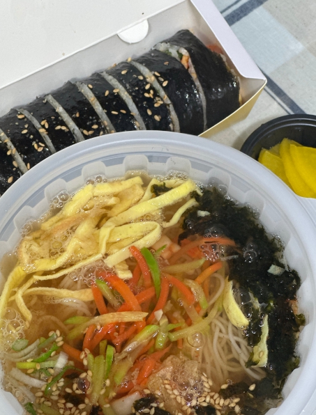 쌘김밥 이미지