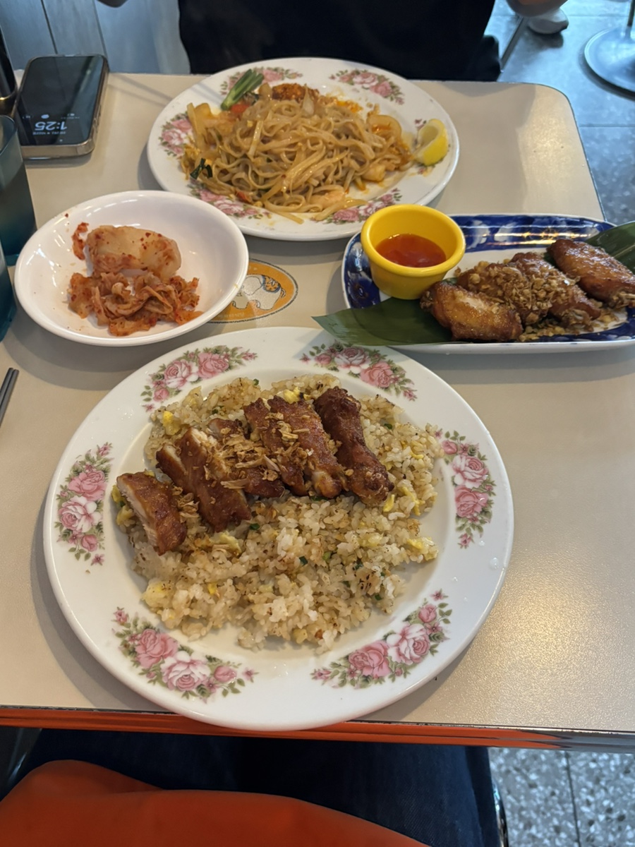 싸와디식당 이미지