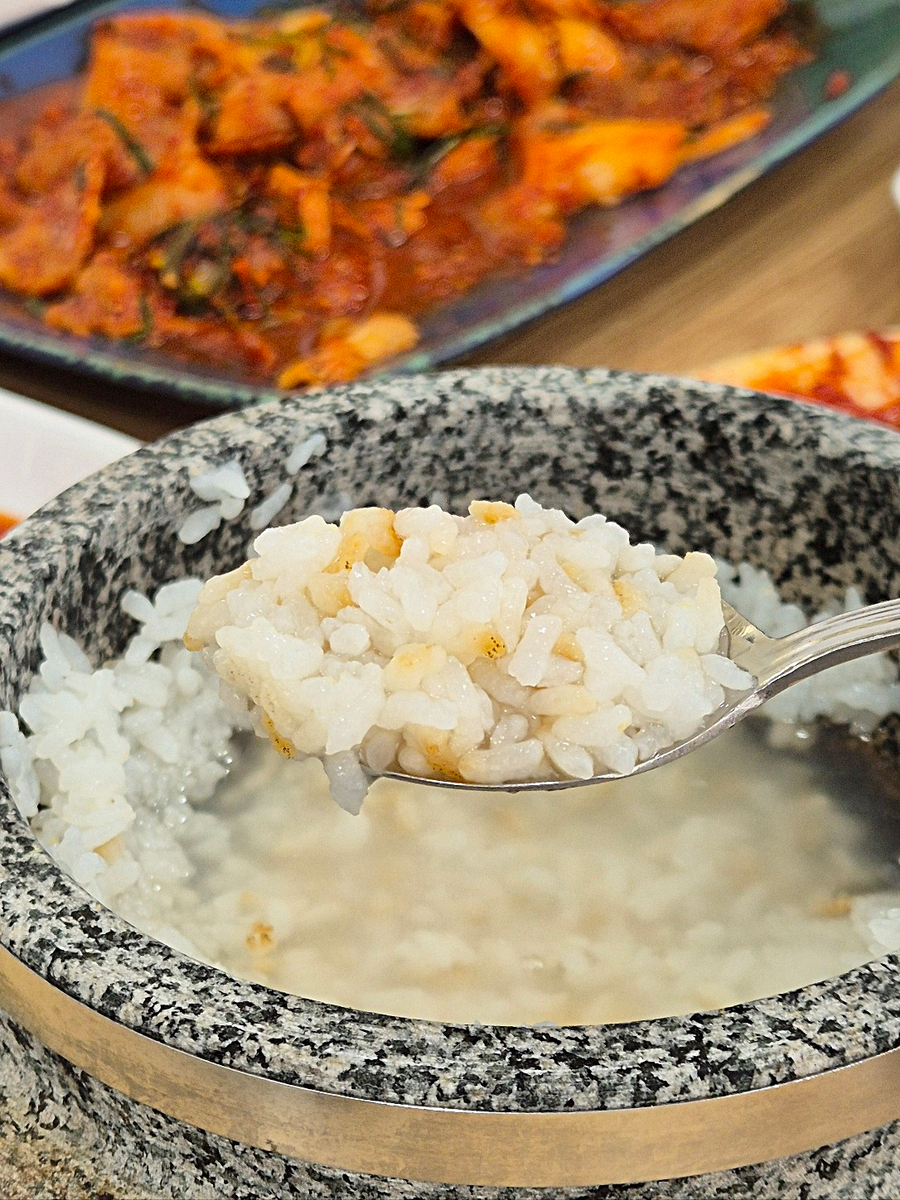 엄마네 돌솥밥 이미지