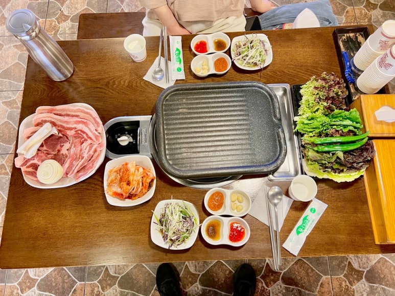 돈돼지삼겹살 이미지