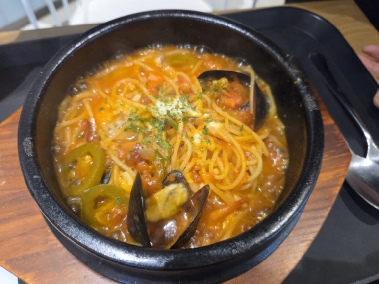 로사안젤라피자파스타 이미지