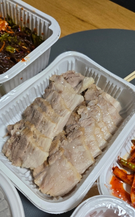항아리보쌈돌돌이김치 이미지