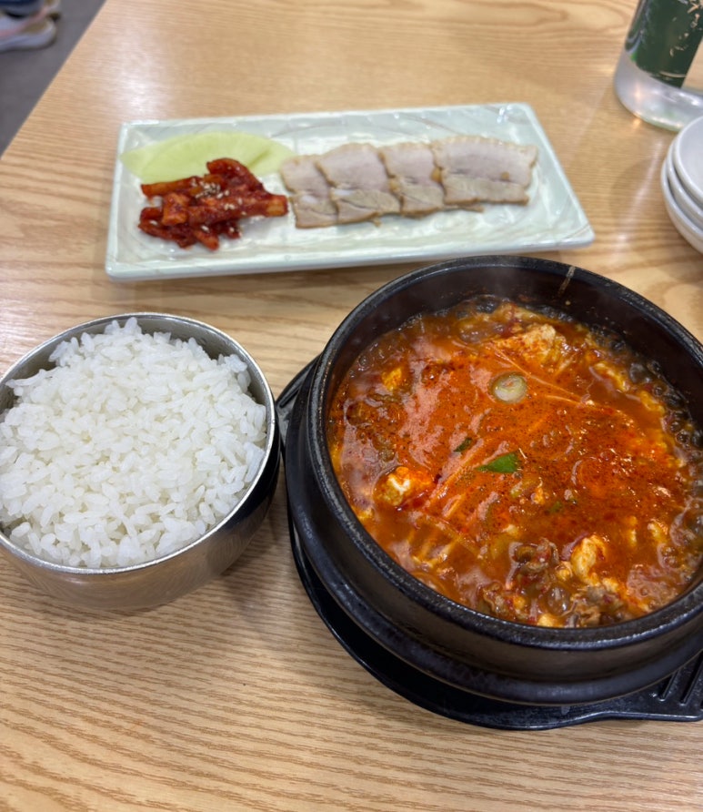 조가네굴국밥 이미지