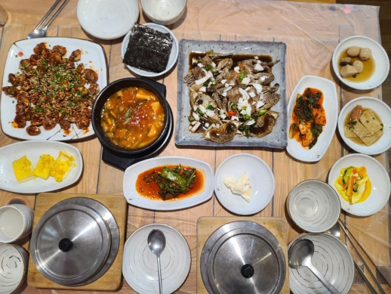가마솥김치전골 이미지