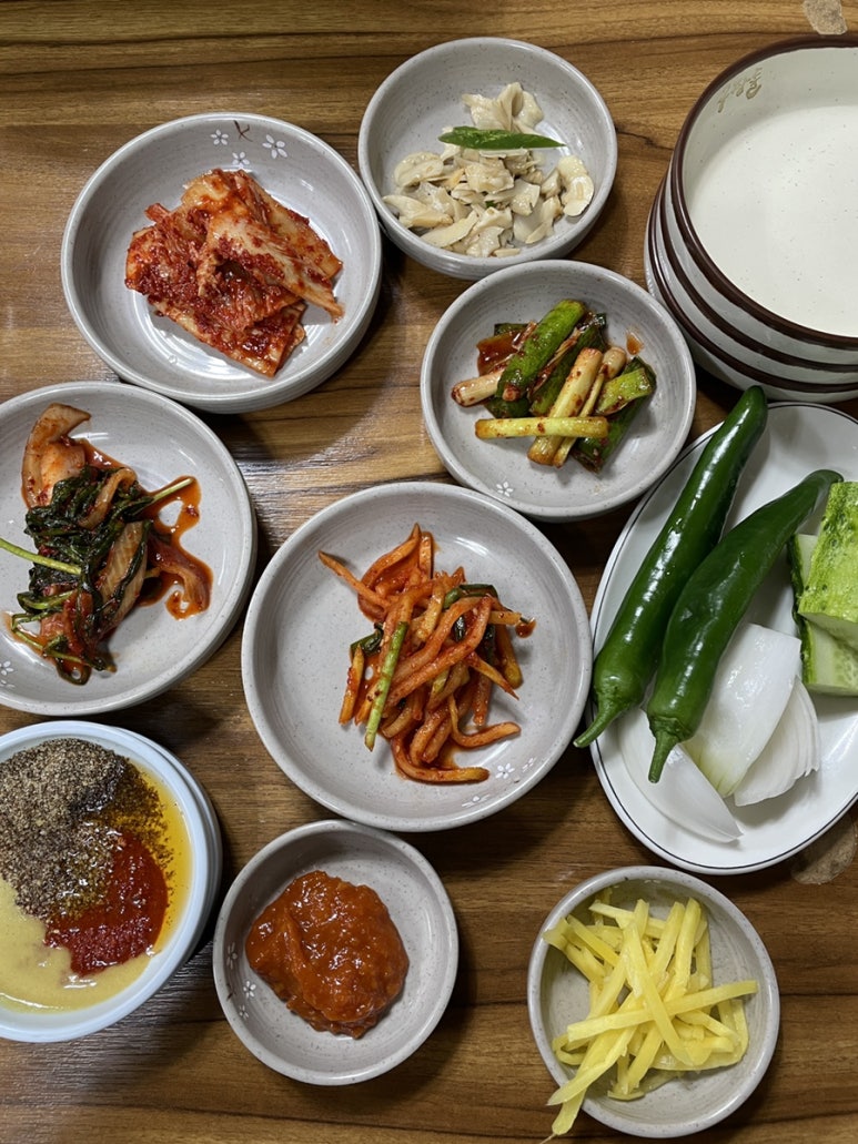 쌍둥이흑염소 이미지