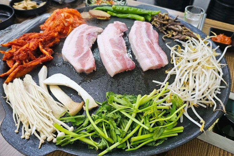 대박솥뚜껑삼겹살 이미지
