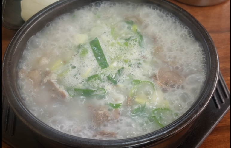 이화 한우소머리곰탕 이미지