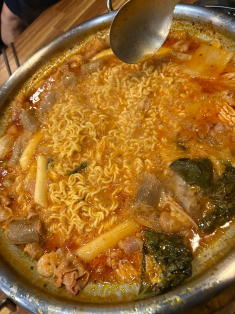 돈국밥 본점 이미지