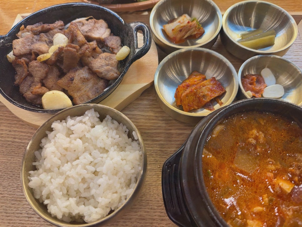 된장찌개고기구이한상궁신사동 이미지