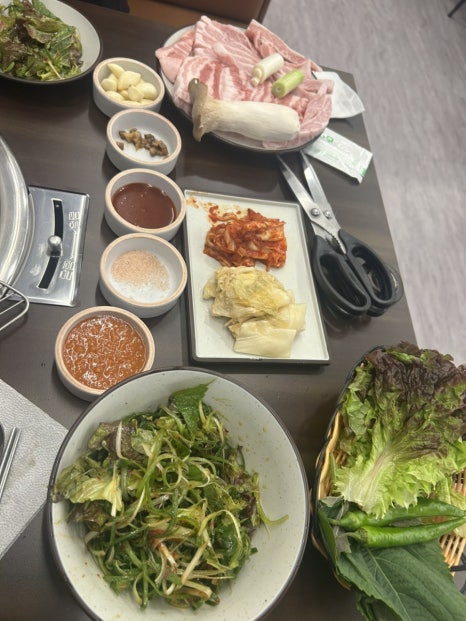 육돈숯불구이 이미지