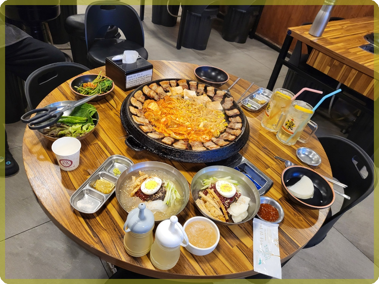 무쇠김치삼겹 이미지