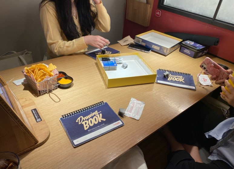 보드게임카페레드버튼홍대 이미지