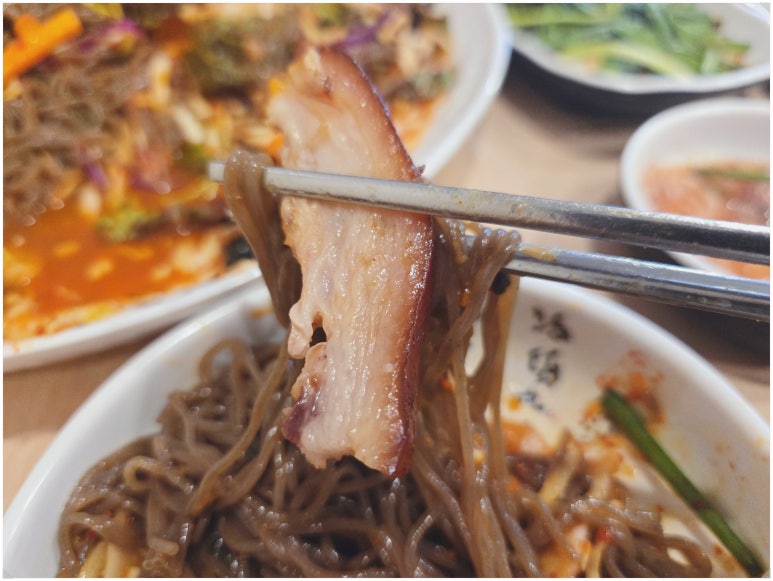 육향족발 이미지