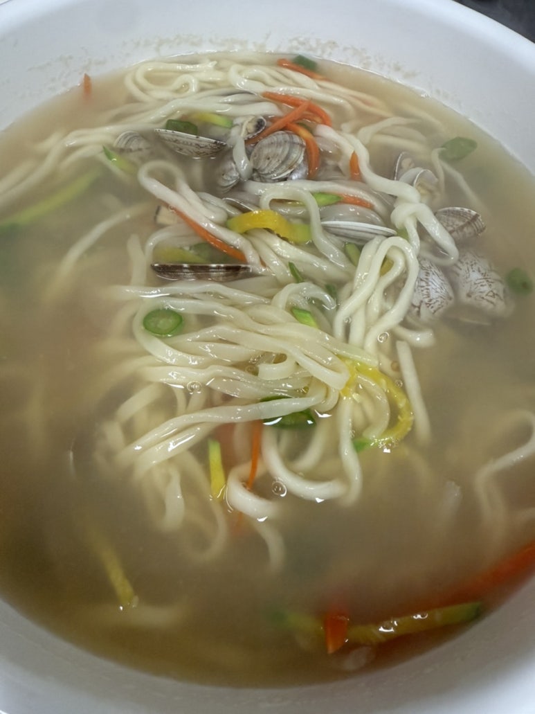 홍두깨손칼국수먹어보면알아 이미지