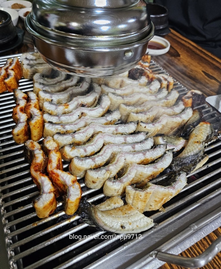여자만힘쎈장어 이미지