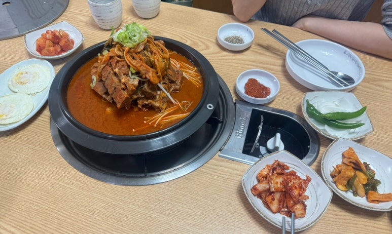 청년감자탕순대국 상무점 이미지