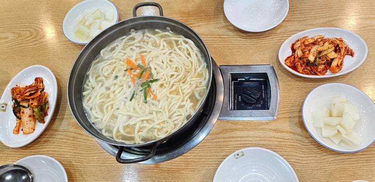 밀목손만두얼큰칼국수 이미지