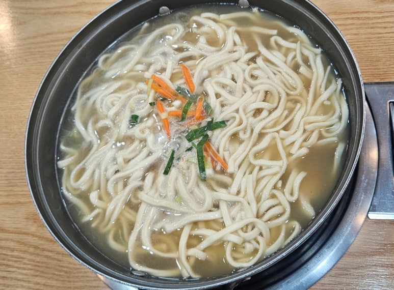 밀목손만두얼큰칼국수 이미지