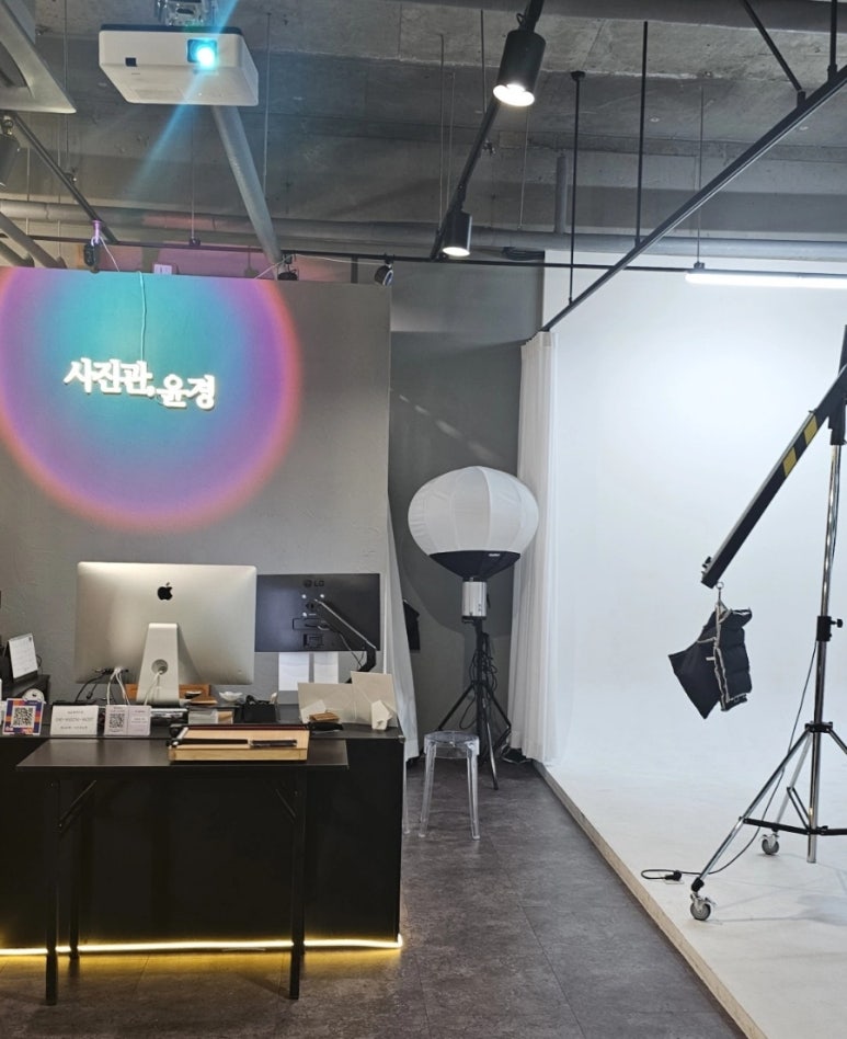 사진관;윤경 이미지