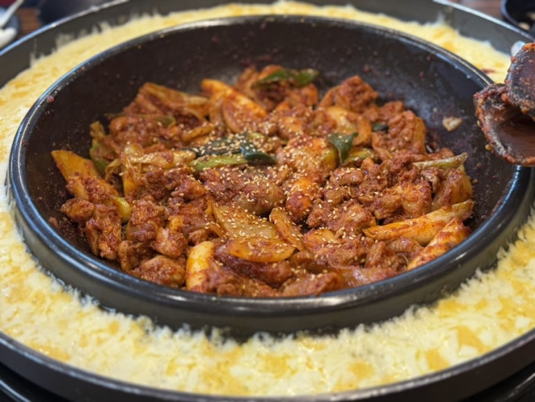 유가네닭갈비사직구장점 이미지