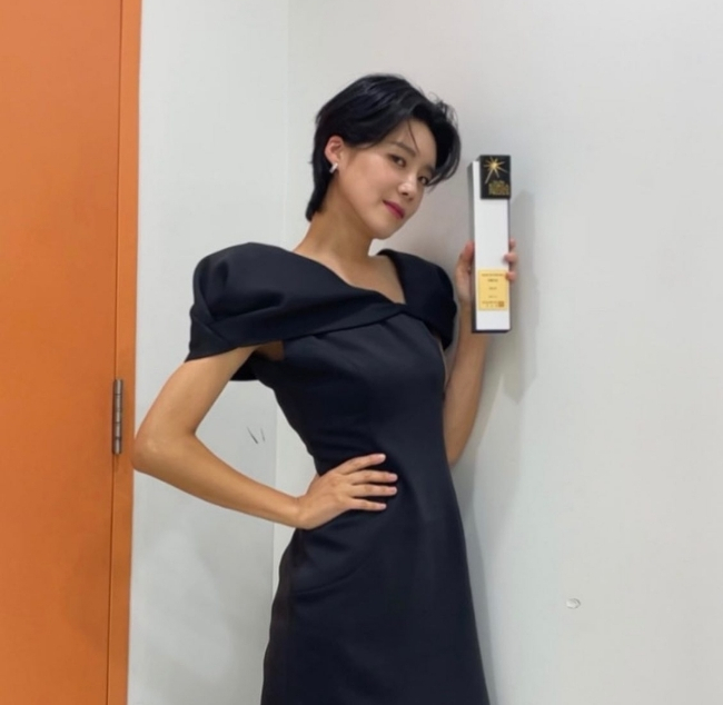 티나 헤어 이미지