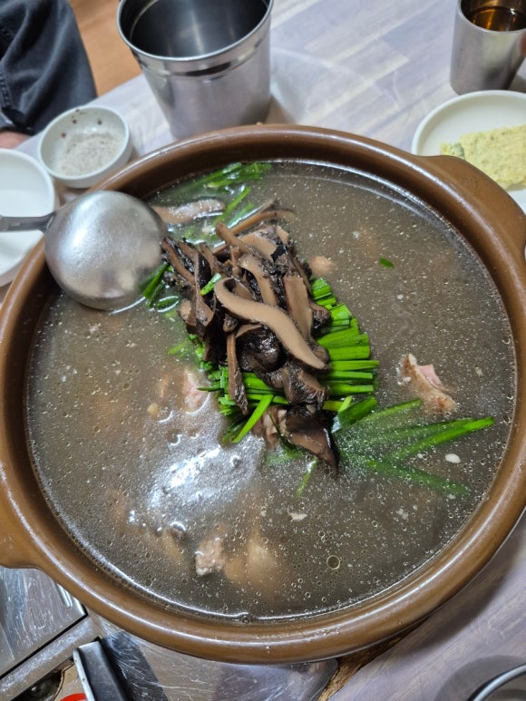 제일약초능이백숙 이미지